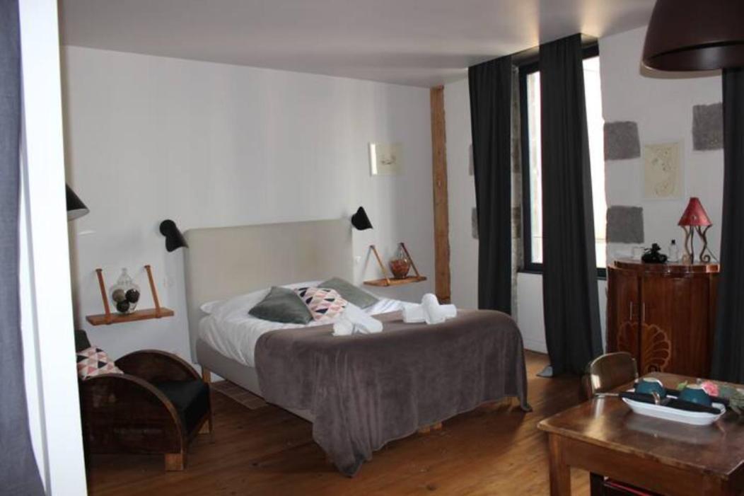 La Tour Gregoire Bed & Breakfast แคลร์มงต์-แฟร์รองด์ ภายนอก รูปภาพ