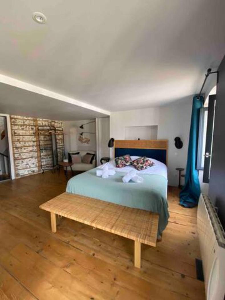 La Tour Gregoire Bed & Breakfast แคลร์มงต์-แฟร์รองด์ ภายนอก รูปภาพ